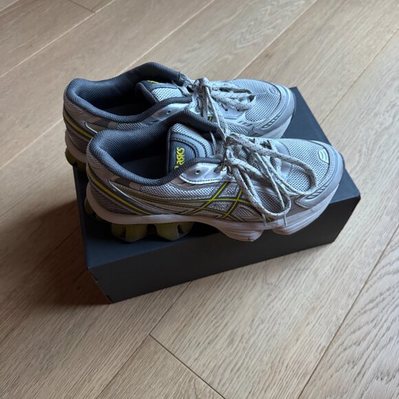 ASICS Silver & Yellow GEL-KINETIC FLUENT Sneakers Size US 7 (W), US 5.5 (M) - Picture 2 of 4